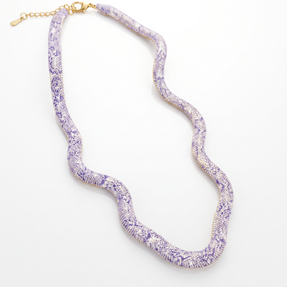 Collar serpiente que eleva cualquier look