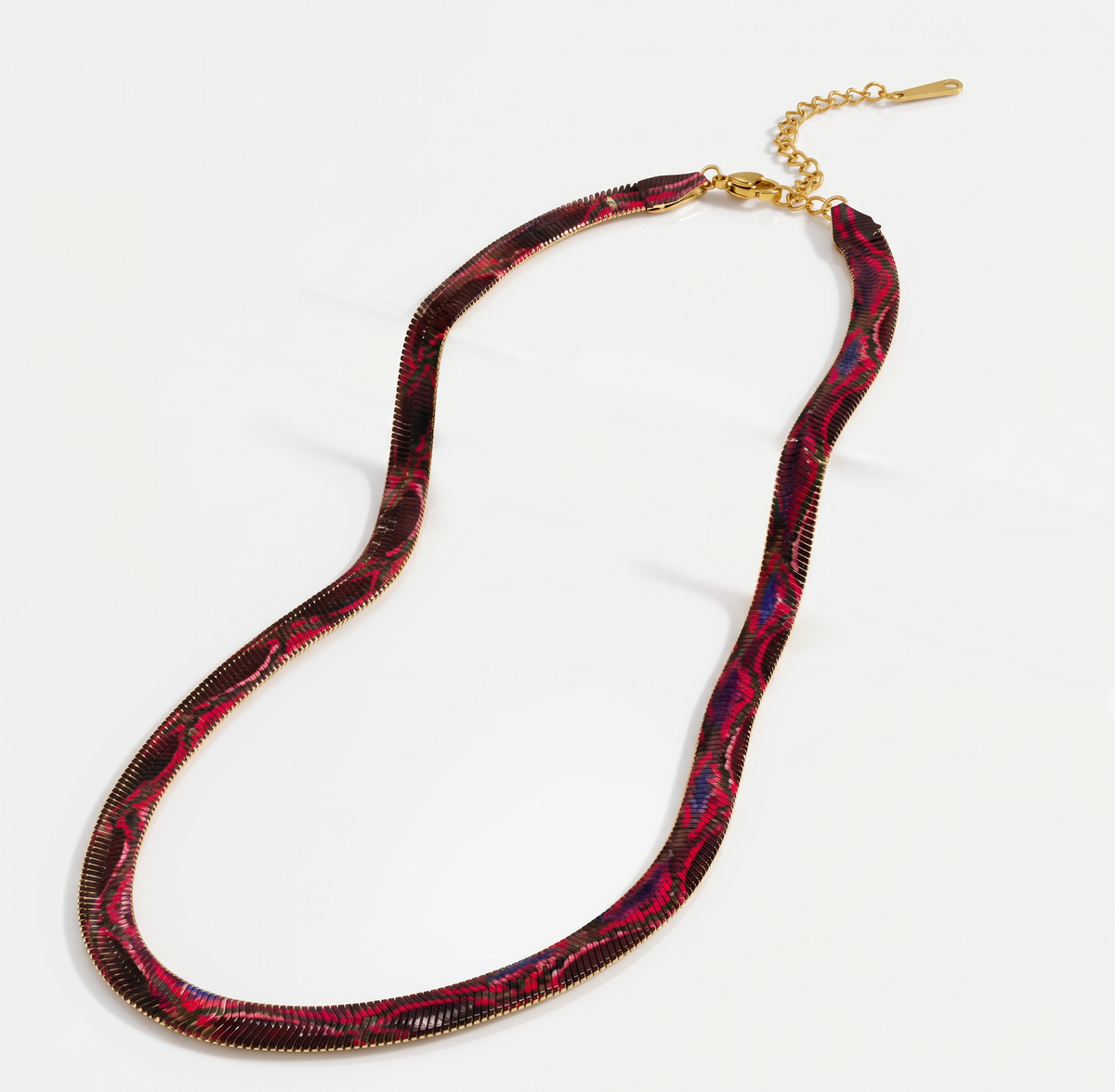 Collar serpiente que eleva cualquier look